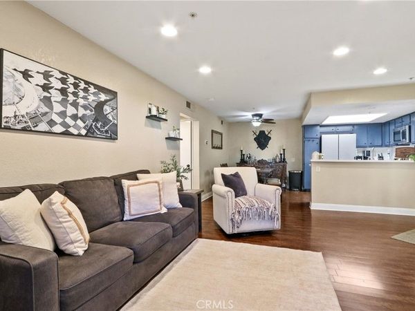 129 N Cross Creek Road N, Unit B, Orange, CA 92869