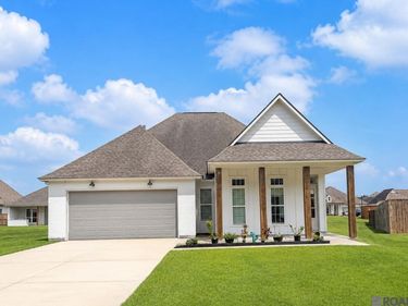 38153 Woodland Trail Dr, Prairieville, LA 70769