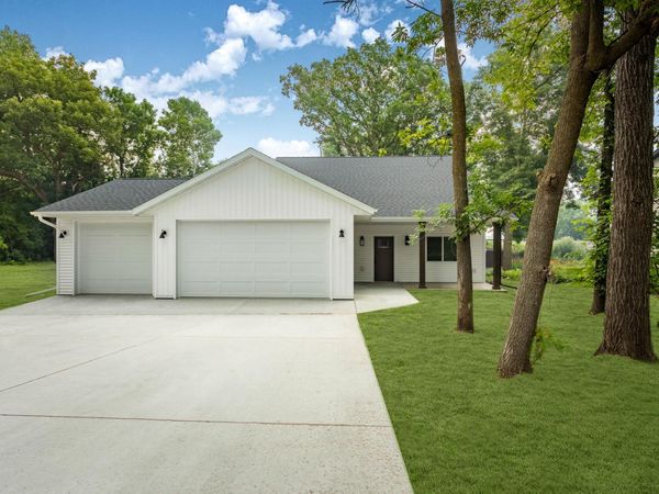 1011 Nokomis Street , Alexandria, MN 56308