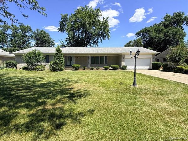 25630 Woodvilla Place , Southfield, MI 48075