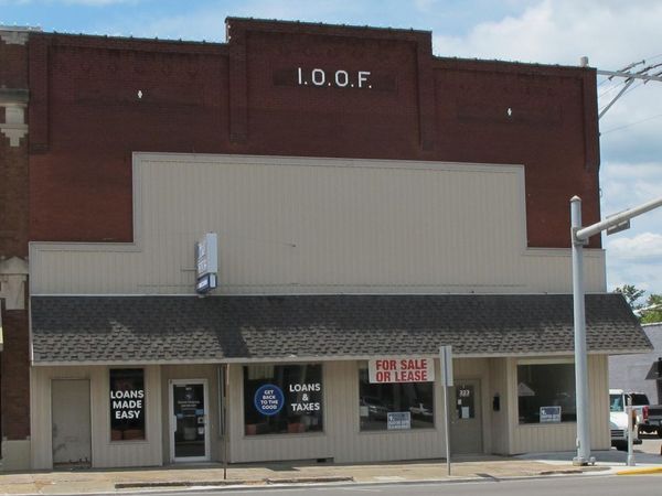 223 N PARK Avenue, Herrin, IL 62948