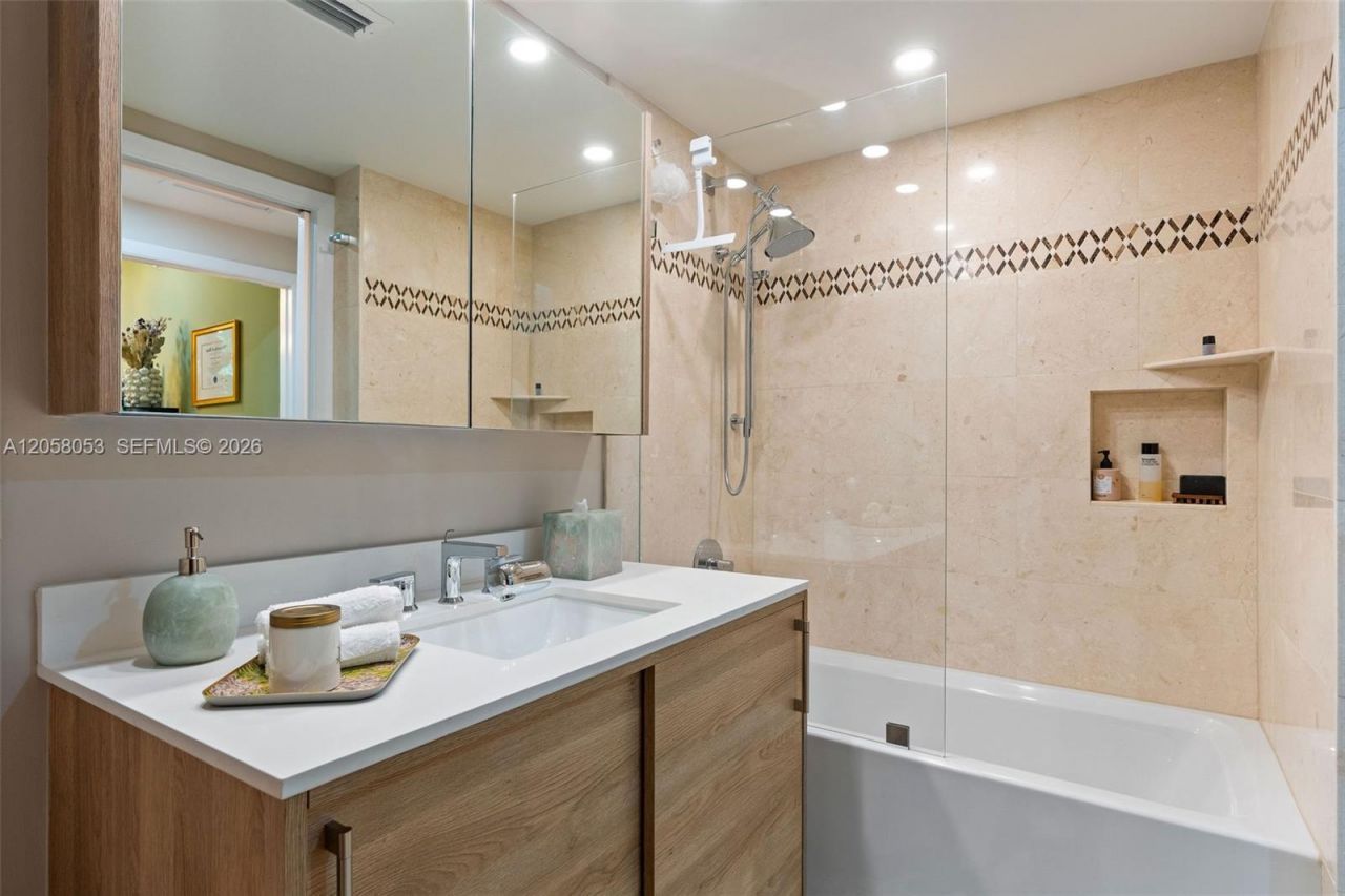3001 SW 27th Ave , Unit 201, Miami, FL 33133 Photo