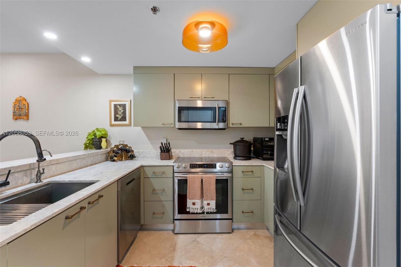 3001 SW 27th Ave , Unit 201, Miami, FL 33133 Photo