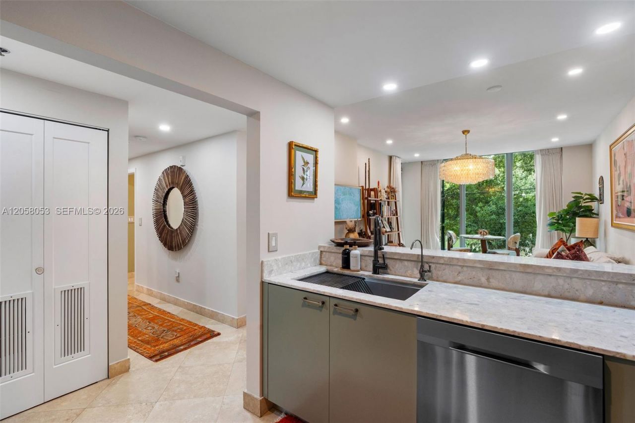 3001 SW 27th Ave , Unit 201, Miami, FL 33133 Photo