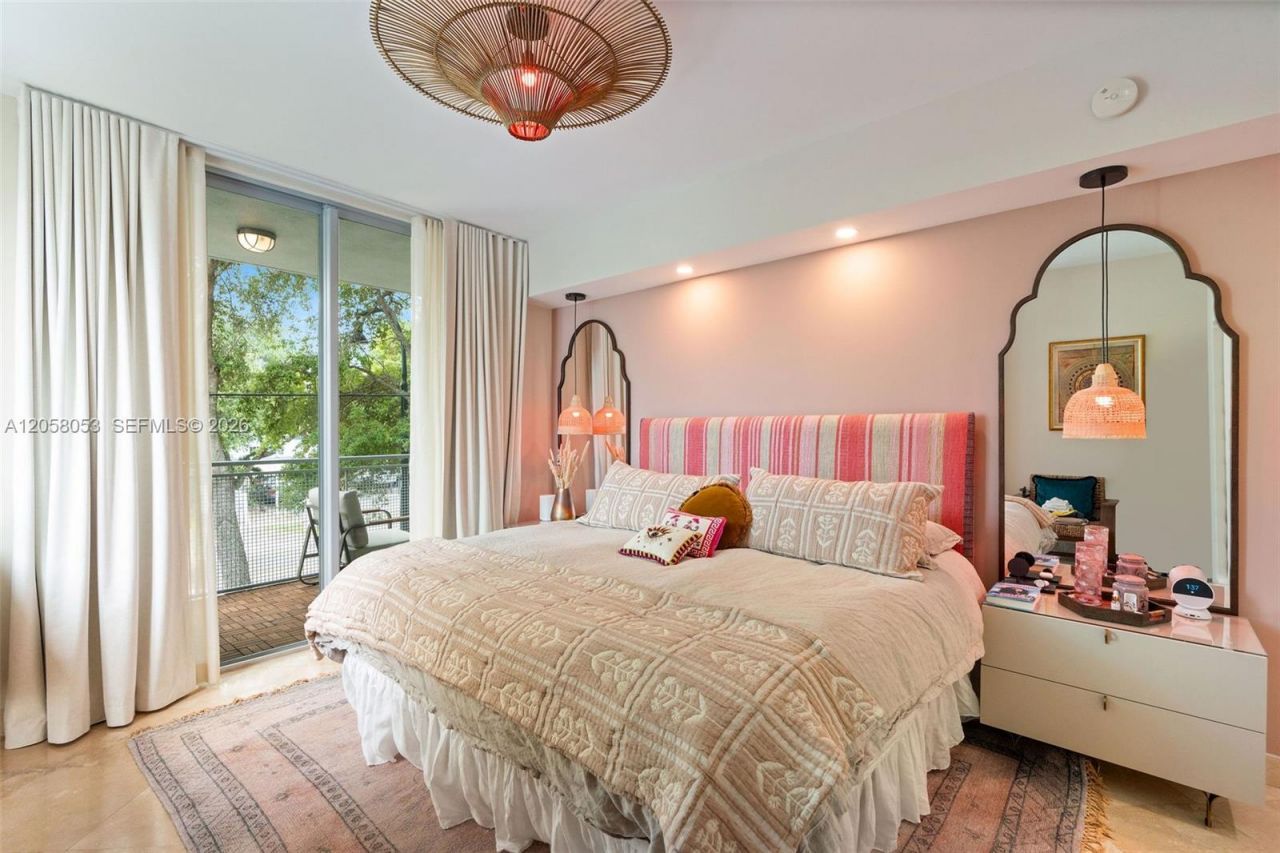 3001 SW 27th Ave , Unit 201, Miami, FL 33133 Photo