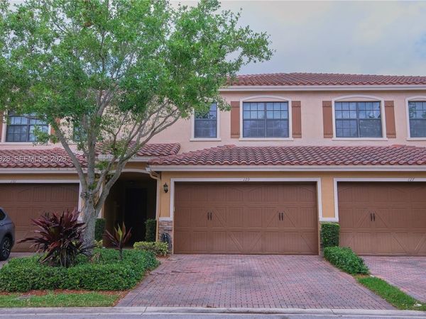 129 Riverwalk Cir E , Plantation, FL 33325