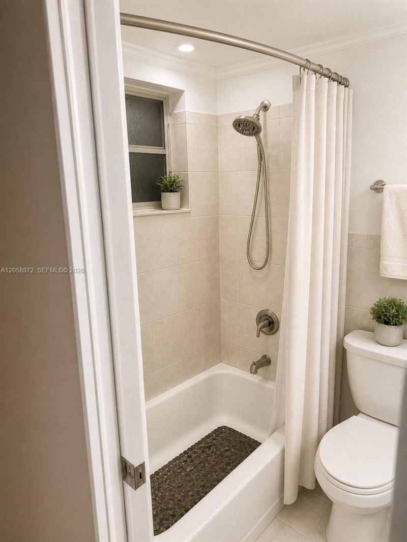 180 NE 12th Ave, Unit 16E, Hallandale Beach, FL 33009 Photo