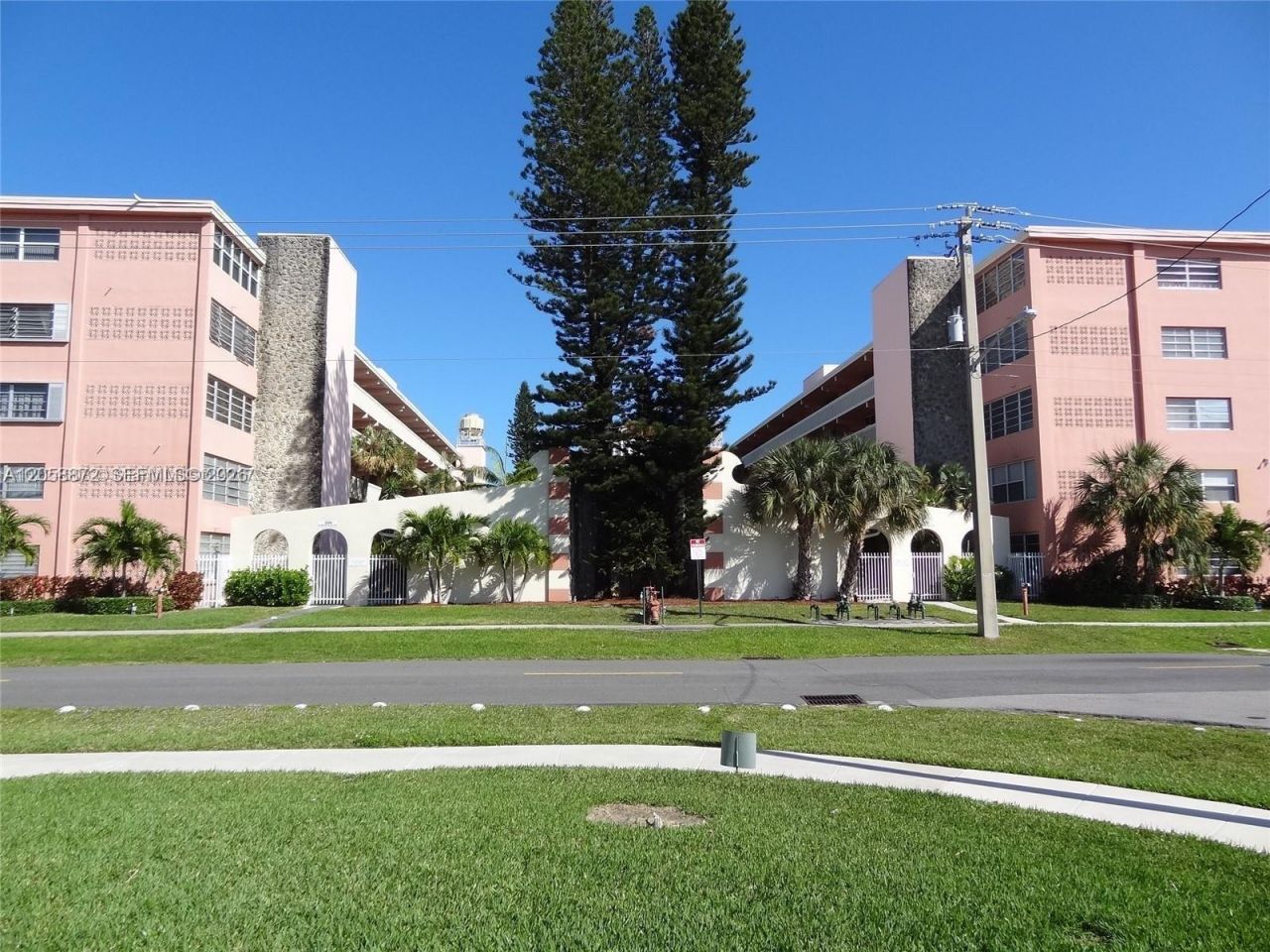 180 NE 12th Ave, Unit 16E, Hallandale Beach, FL 33009 Photo