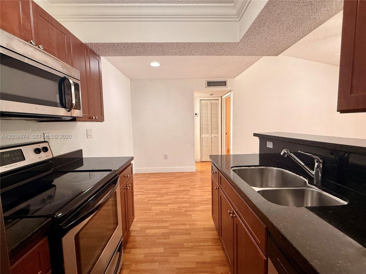 15570 SW 105th Ln, Unit 1706, Miami, FL 33196 Photo