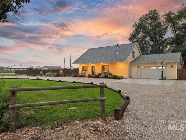 983 N Plaza Rd, Emmett, ID 83617