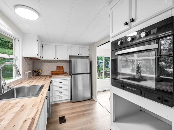 67 Willow, Wales, MA 01081