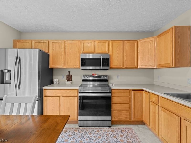 2550 Cedar Creek Lane, Akron, OH 44312 Photo 17