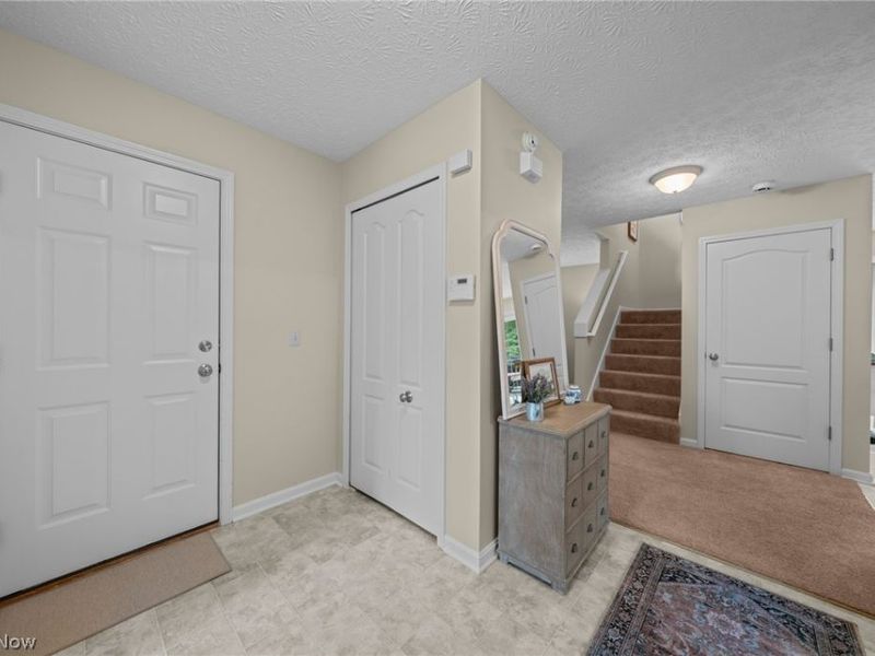 2550 Cedar Creek Lane, Akron, OH 44312 Photo 4
