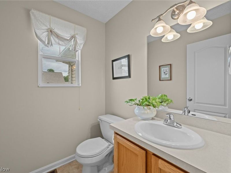 2550 Cedar Creek Lane, Akron, OH 44312 Photo 6