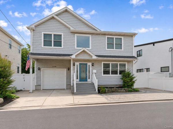 109 Kopf Road , Bellmore, NY 11710