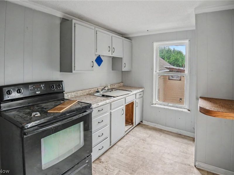 416 Laird Avenue SE, Warren, OH 44483 Photo 8