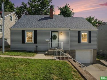 5221 Mason Street, Omaha, NE 68106