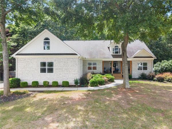 860 Lakeview Drive , Commerce, GA 30529