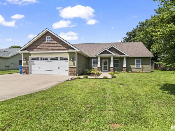 203 Barn Hollow Drive, Athens, IL 62613