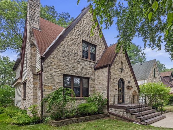 3766 S Austin St, Milwaukee, WI 53207