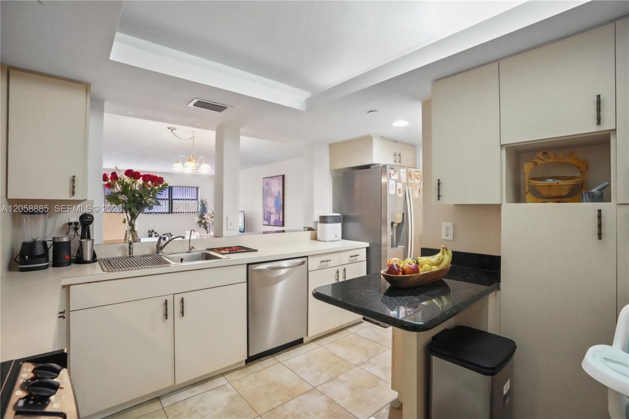3200 N Port Royale Dr N, Unit 210, Fort Lauderdale, FL 33308 Photo