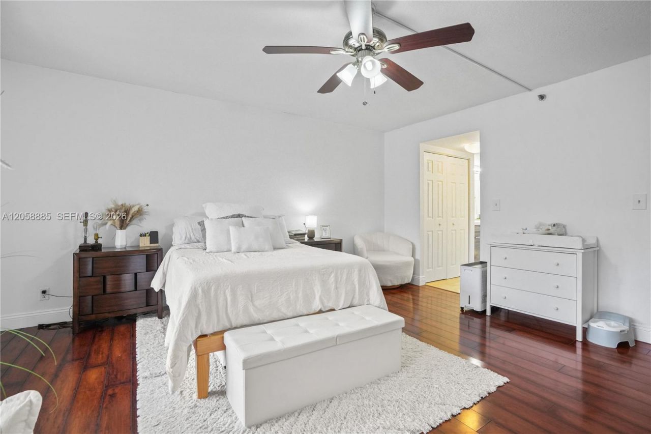 3200 N Port Royale Dr N, Unit 210, Fort Lauderdale, FL 33308 Photo