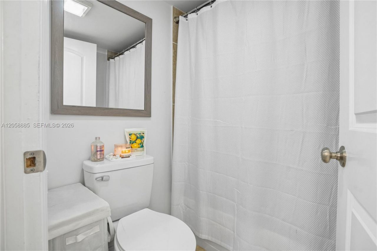 3200 N Port Royale Dr N, Unit 210, Fort Lauderdale, FL 33308 Photo