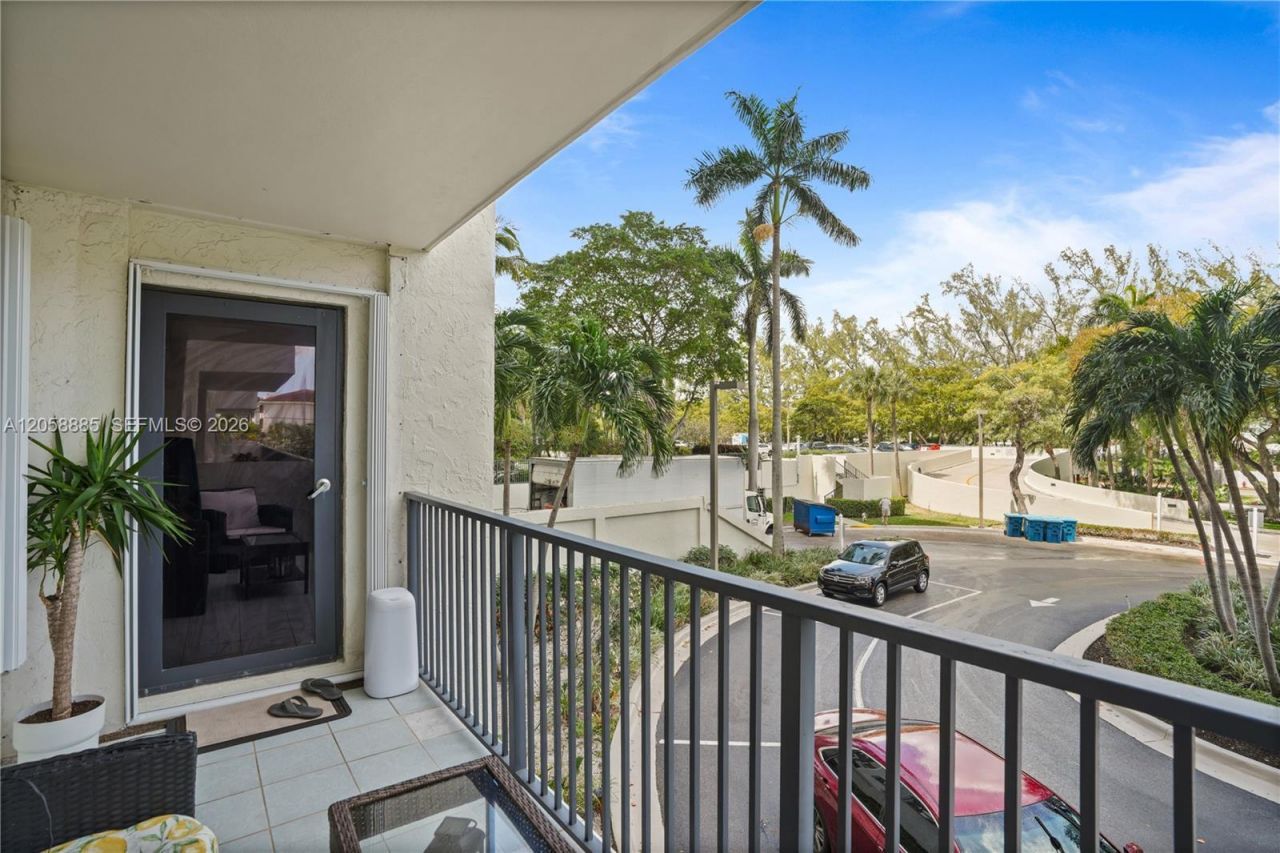 3200 N Port Royale Dr N, Unit 210, Fort Lauderdale, FL 33308 Photo