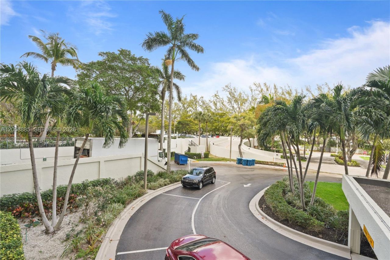 3200 N Port Royale Dr N, Unit 210, Fort Lauderdale, FL 33308 Photo