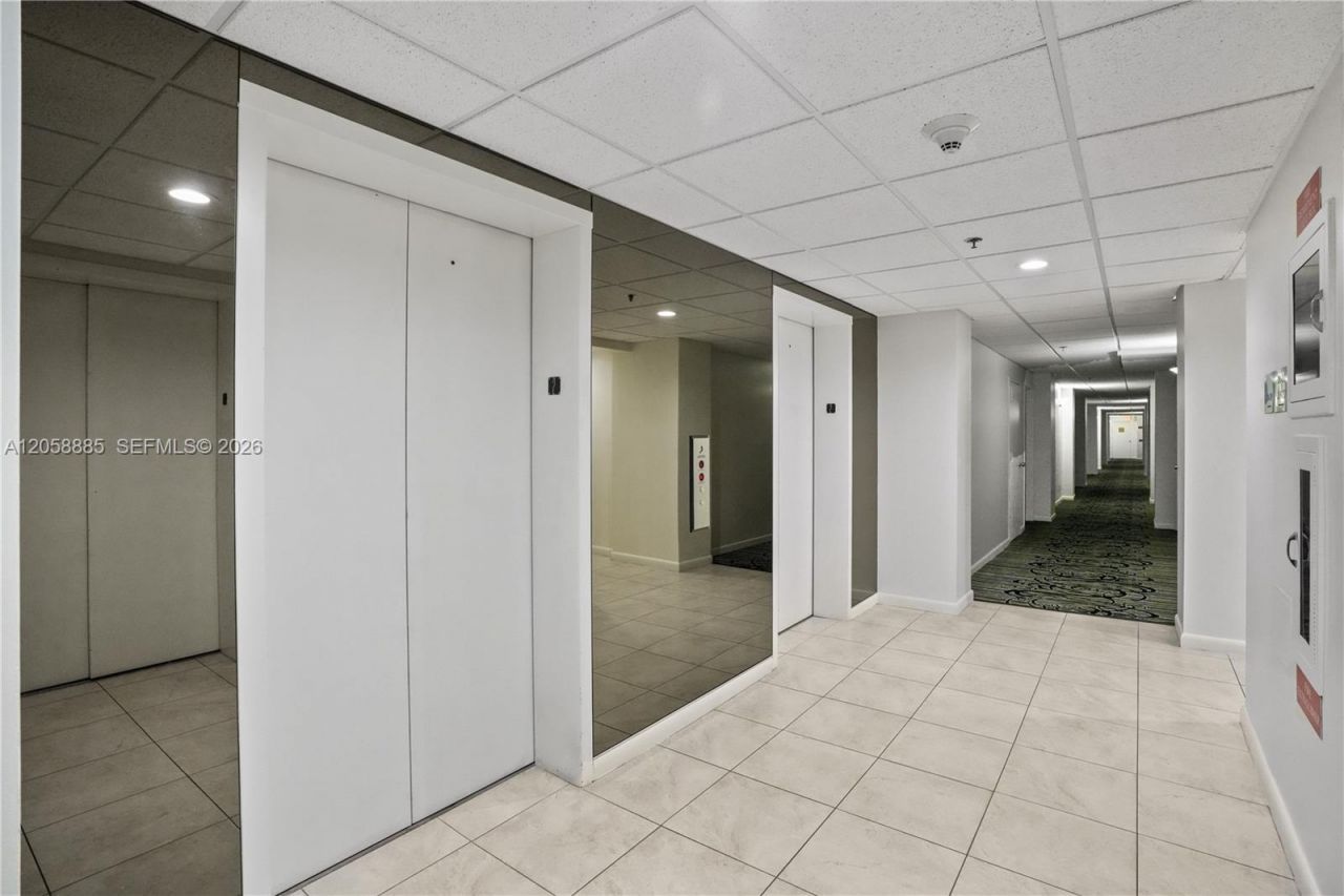 3200 N Port Royale Dr N, Unit 210, Fort Lauderdale, FL 33308 Photo