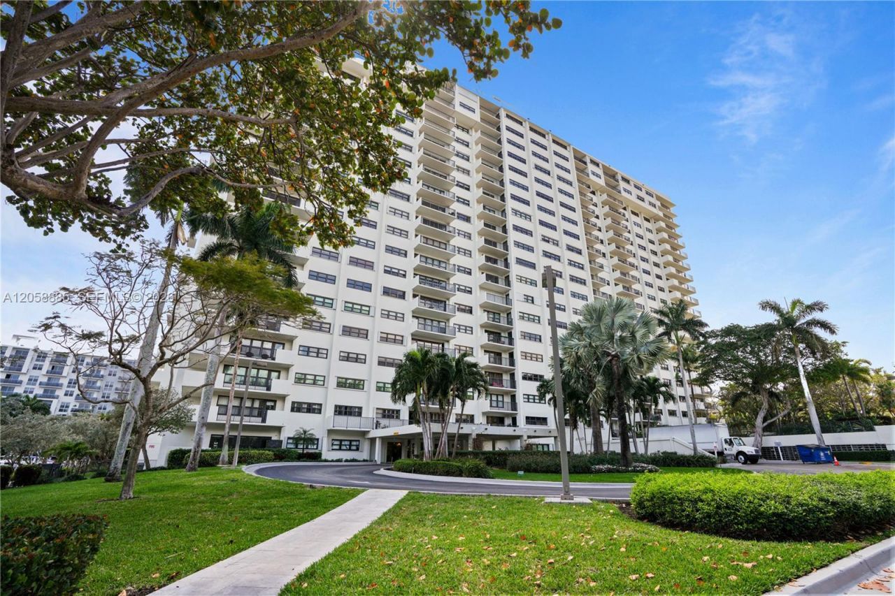 3200 N Port Royale Dr N, Unit 210, Fort Lauderdale, FL 33308 Photo
