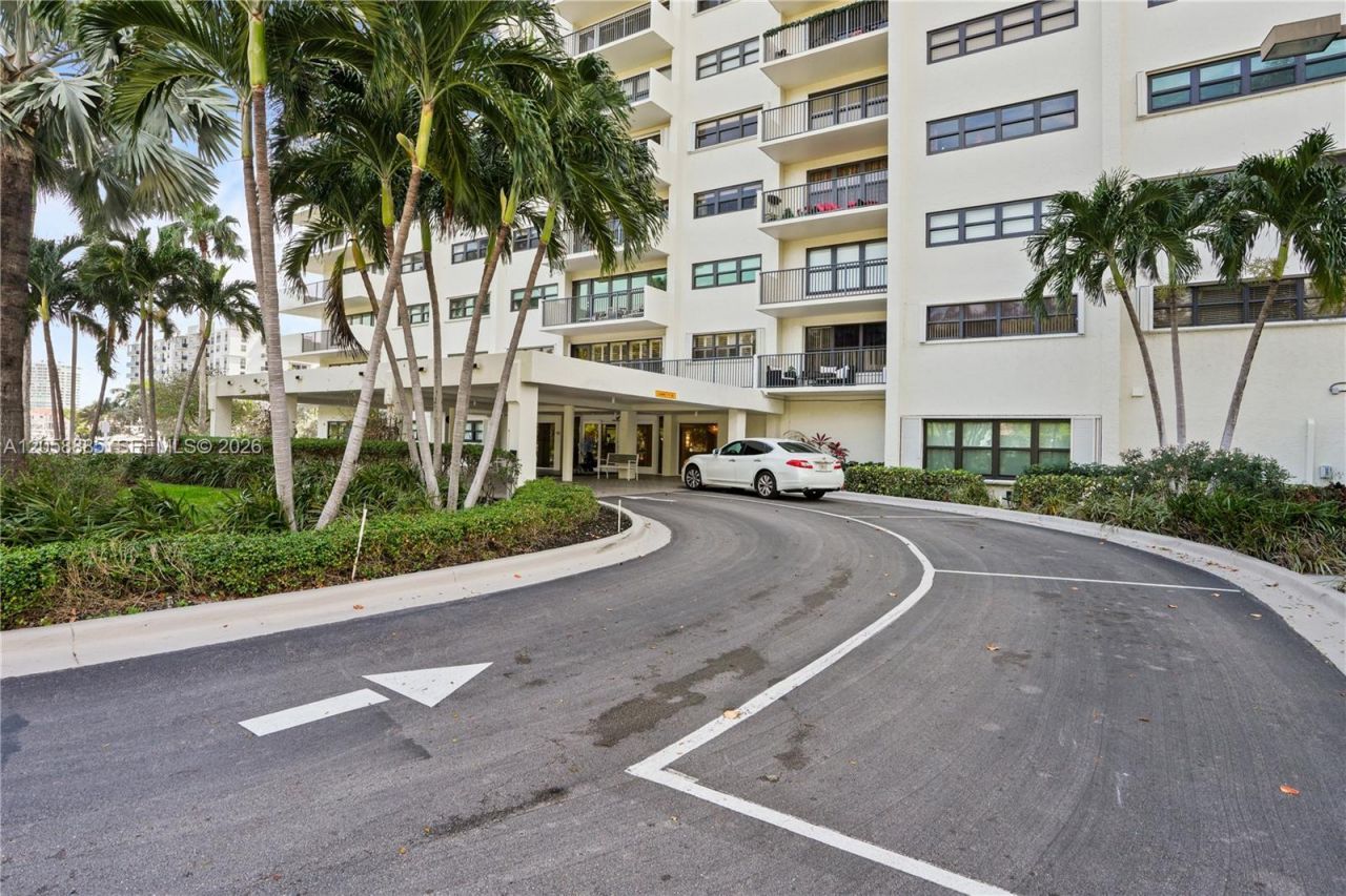 3200 N Port Royale Dr N, Unit 210, Fort Lauderdale, FL 33308 Photo