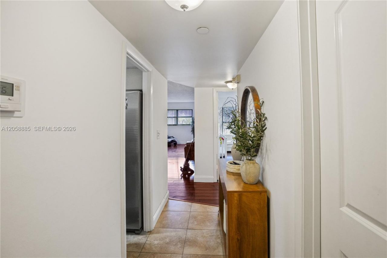 3200 N Port Royale Dr N, Unit 210, Fort Lauderdale, FL 33308 Photo