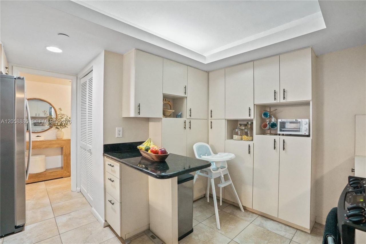 3200 N Port Royale Dr N, Unit 210, Fort Lauderdale, FL 33308 Photo