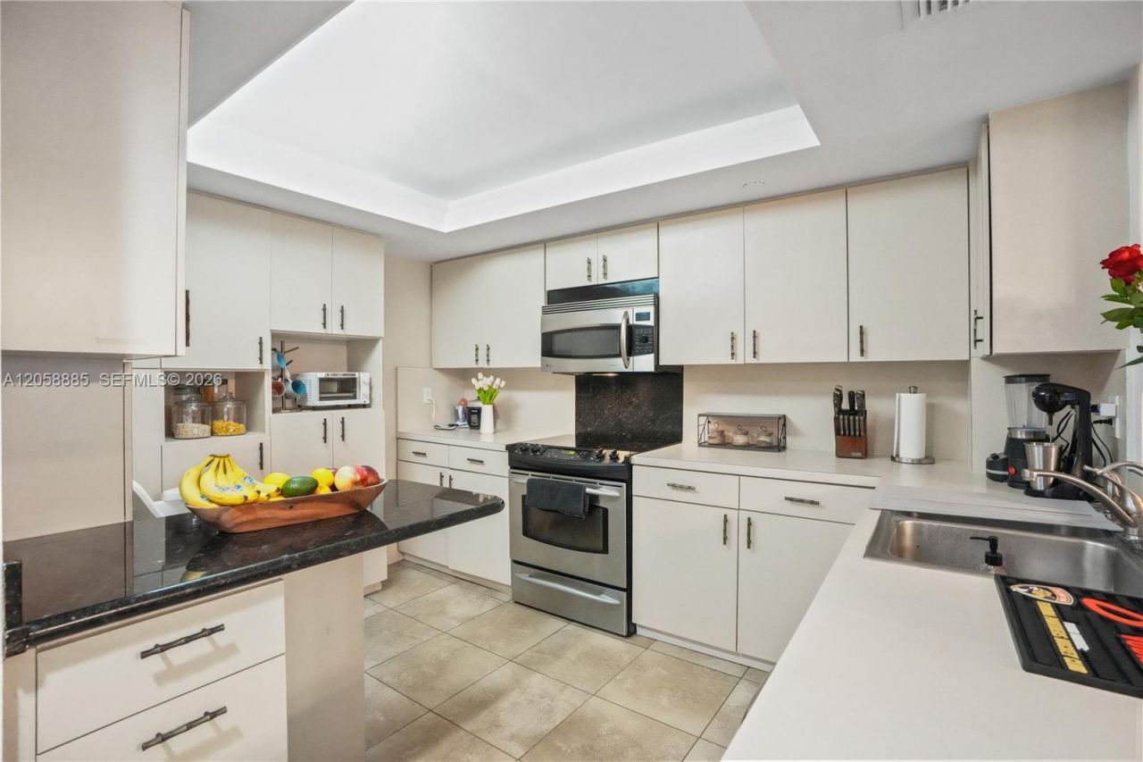 3200 N Port Royale Dr N, Unit 210, Fort Lauderdale, FL 33308 Photo