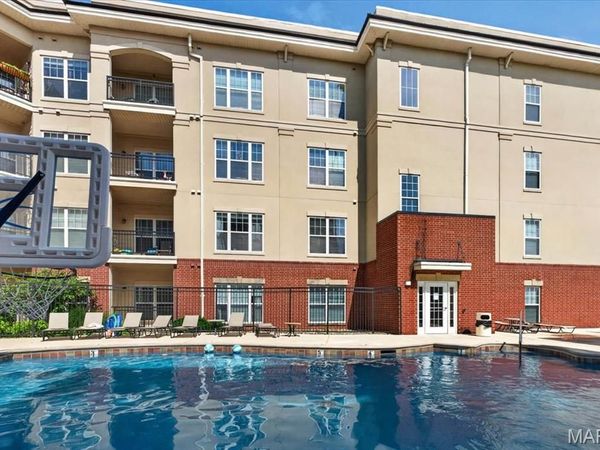 1241 Strassner Drive , Unit 1505, Brentwood, MO 63144