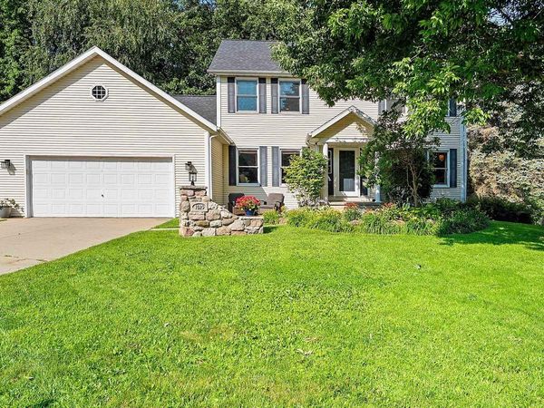1015 MT BLANC COURT, Green Bay, WI 54311