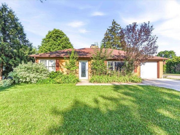 421 S LAKE STREET, Neenah, WI 54956