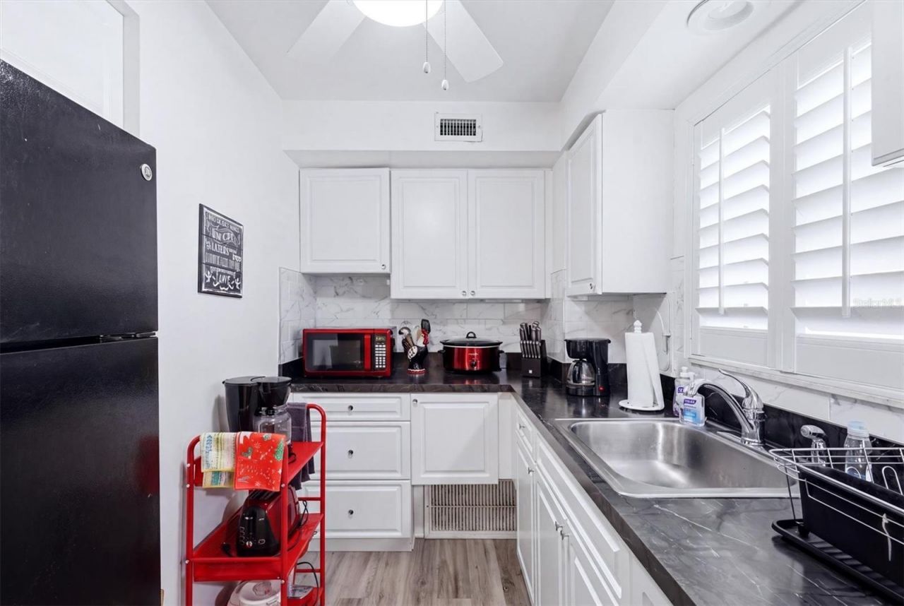 3950 Roxane Boulevard, Unit 4A, Sarasota, FL 34235 Photo