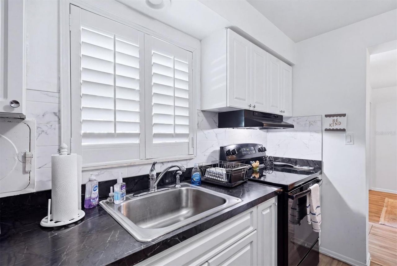 3950 Roxane Boulevard, Unit 4A, Sarasota, FL 34235 Photo
