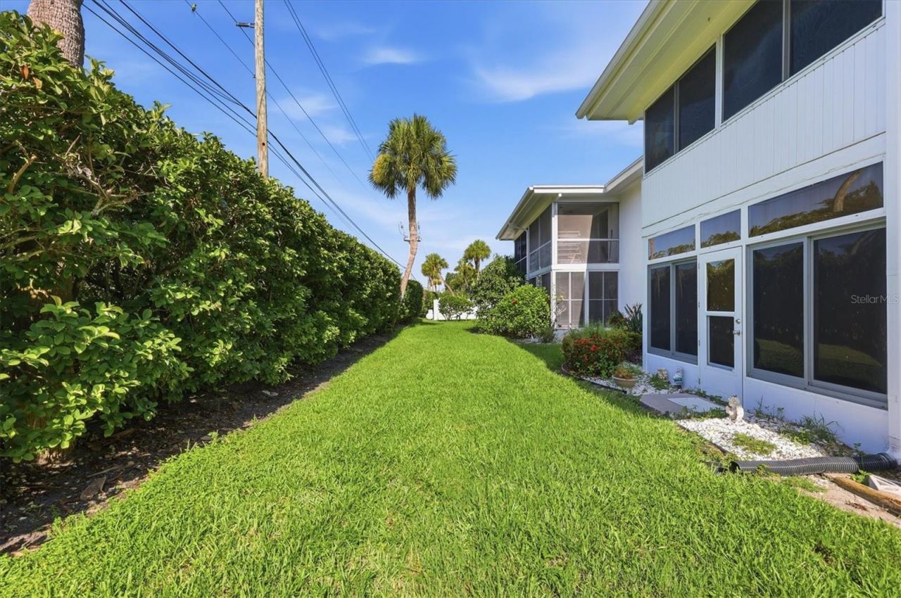 3950 Roxane Boulevard, Unit 4A, Sarasota, FL 34235 Photo