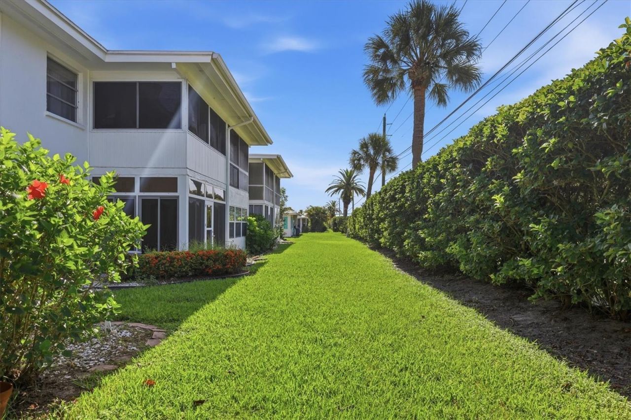 3950 Roxane Boulevard, Unit 4A, Sarasota, FL 34235 Photo