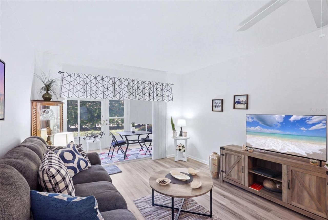 3950 Roxane Boulevard, Unit 4A, Sarasota, FL 34235 Photo