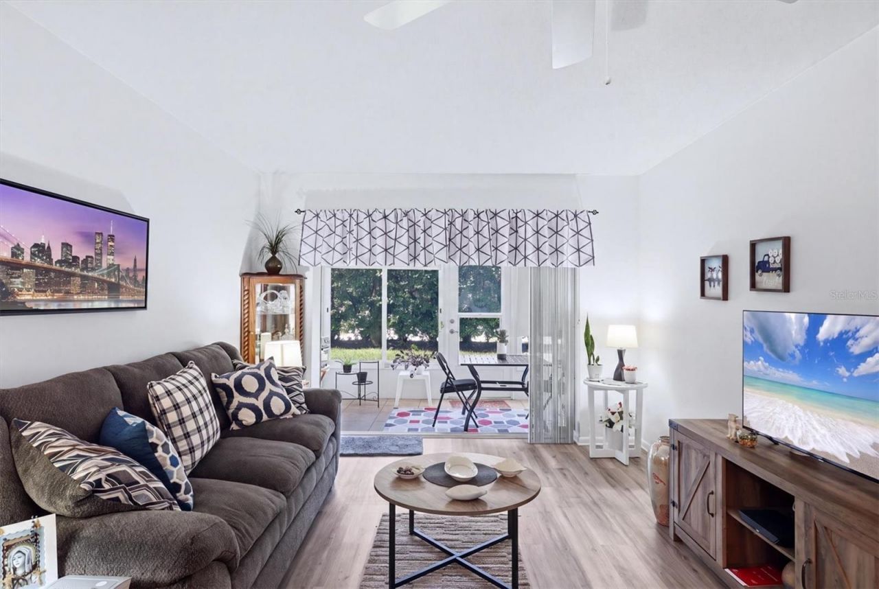 3950 Roxane Boulevard, Unit 4A, Sarasota, FL 34235 Photo