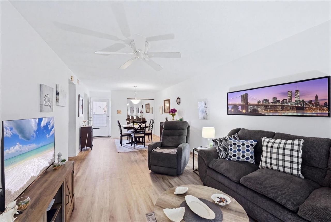 3950 Roxane Boulevard, Unit 4A, Sarasota, FL 34235 Photo