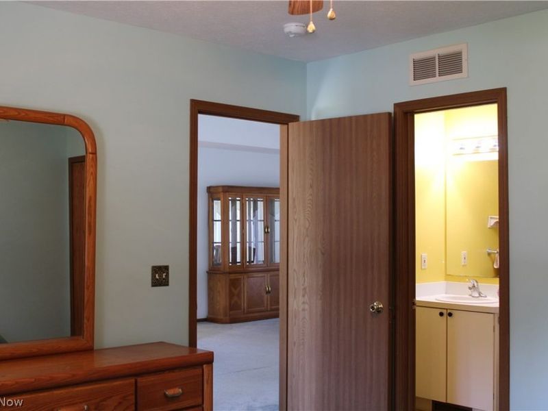 38365 Wood, Willoughby, OH 44094 Photo 13