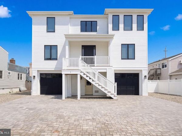 2 E 15TH STREET, LONG BEACH, NJ 08008
