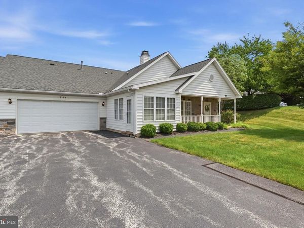 2164 KNOB HILL, YORK, PA 17403