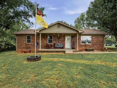 1288 New Grove Road , Smiths Grove, KY 42171