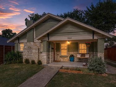 1224 Hollywood Avenue , Dallas, TX 75208